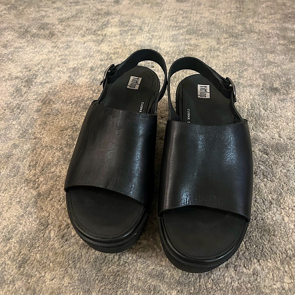 Leather heeled platform sandal